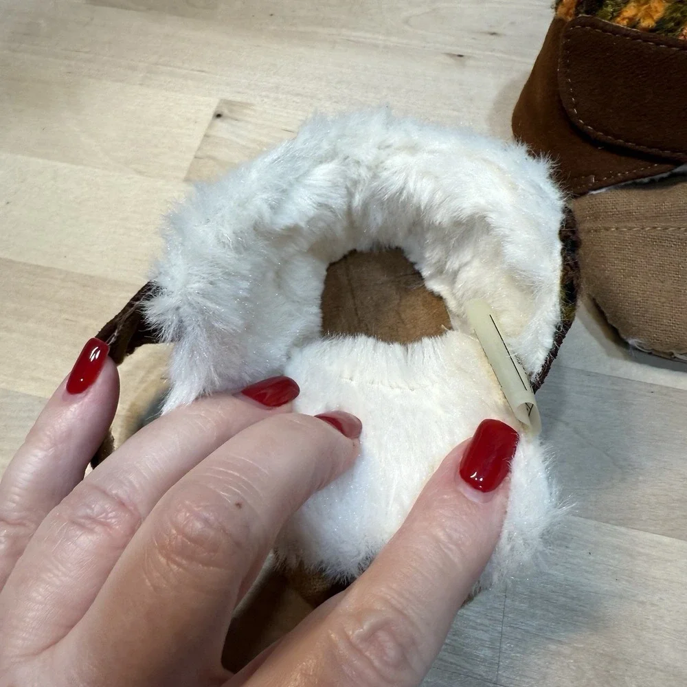 Toms Baby Moccasins Slippers Booties Size 2 Shoe Fur Brown Unisex Baby Toddler